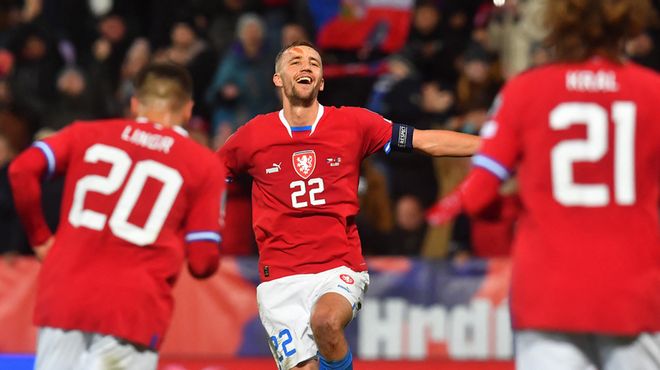 足球的群众 足球的群众